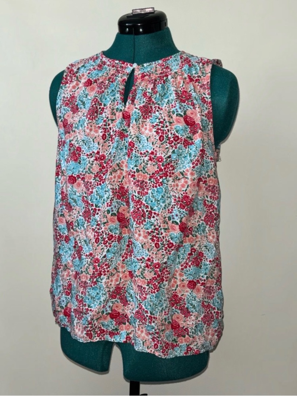 Croft & Barrow Floral Sleeveless Blouse Women’s M Pink Blue White Coquette Top